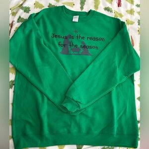 Hanes Green Crewneck Sweater with Festive Message